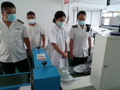 罗甸县强化餐饮具集中消毒服务单位监管显成效